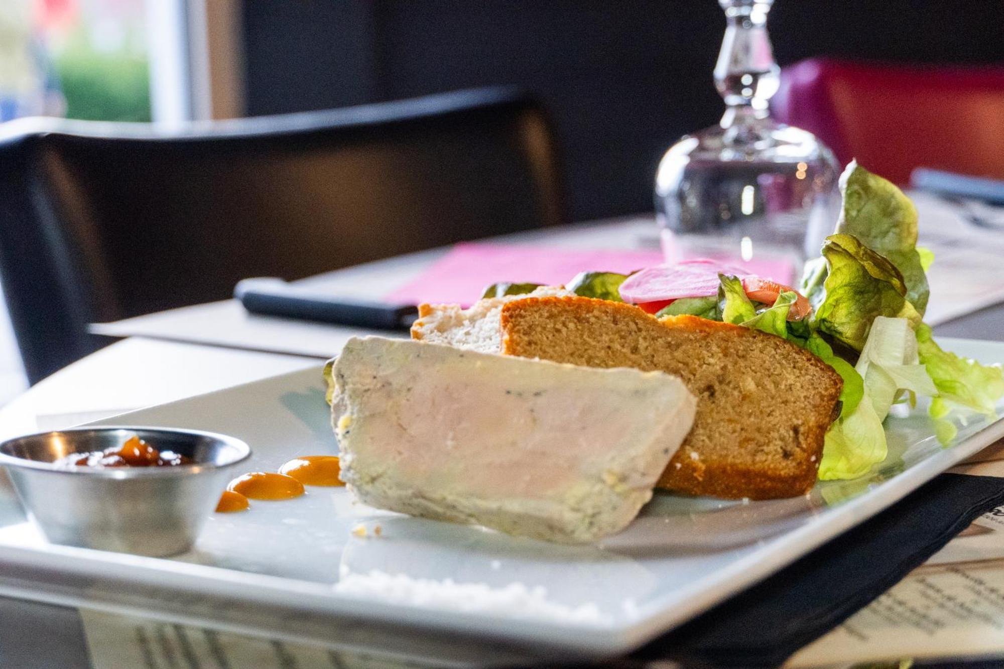 Cit'Hotel Restaurant Du Bowling De Millau Ngoại thất bức ảnh